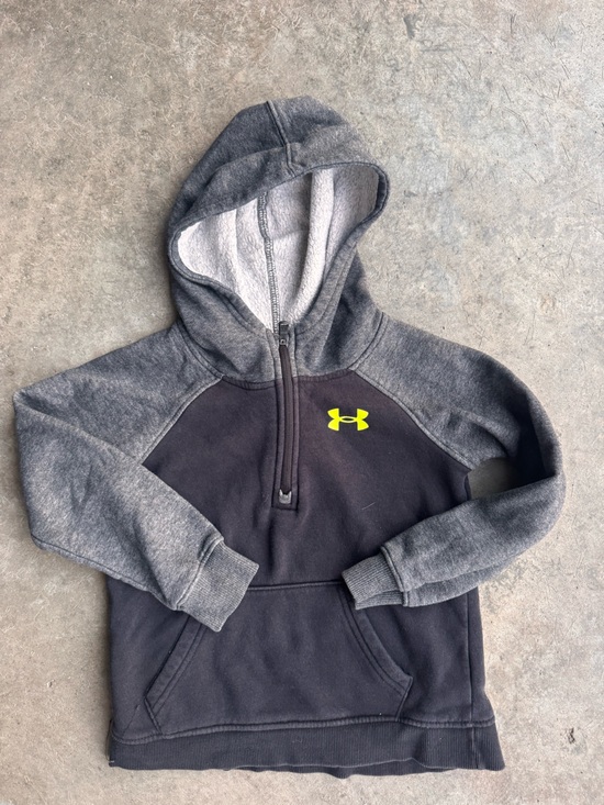 Under Armour Other - Under Armour Boys' Gray & Black Hoodie with Neon Yellow Logo